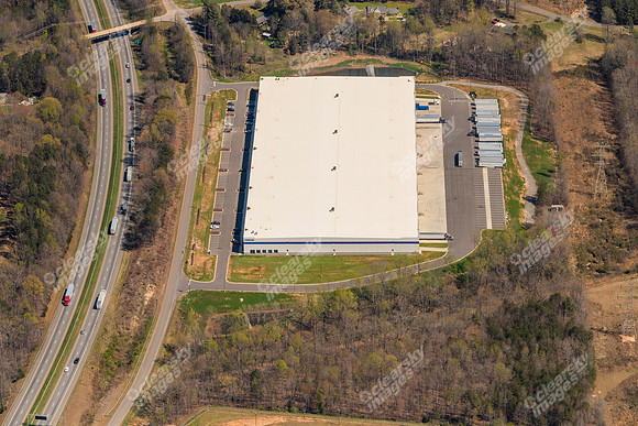 300-woodlake-air3708