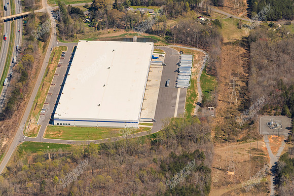 300-woodlake-air3710