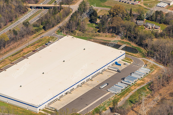 300-woodlake-air3715
