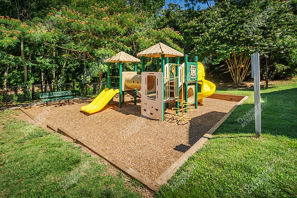14360-wynhollow-ext3228
