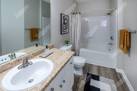 14360-wynhollow-int4148
