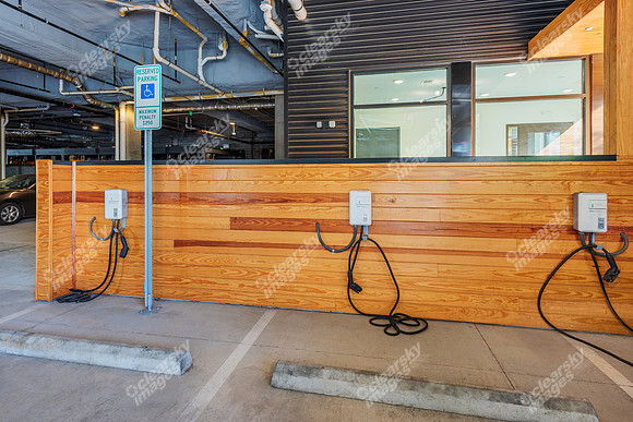 730-e-36th-ext8085