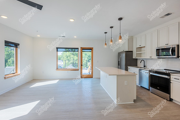 730-e-36th-int8126
