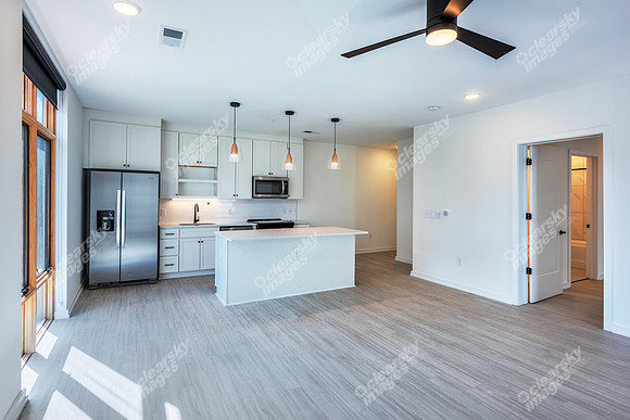 730-e-36th-int8214