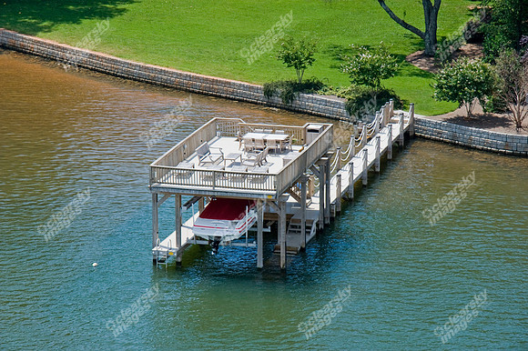 clutter-lake-home-985