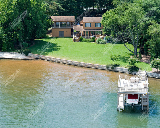 clutter-lake-home-977