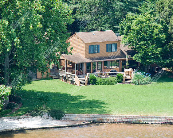 clutter-lake-home-959