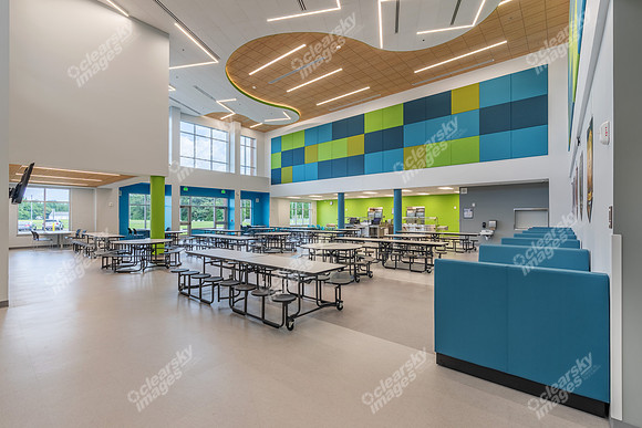 125-campus-int3836