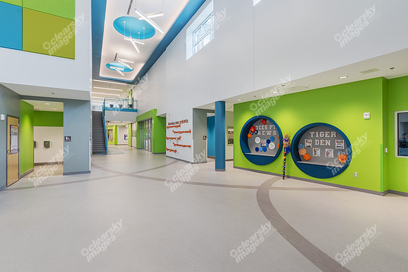 125-campus-int3956