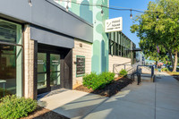 4000-monroe-ext1156