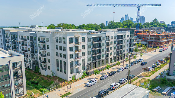 536-w-tremont-drn0010
