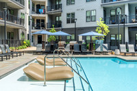 536-w-tremont-ext6457