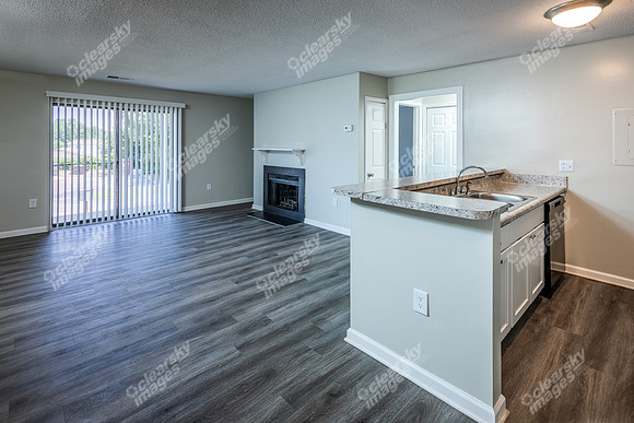 103-weatherstone-hampton-int0575