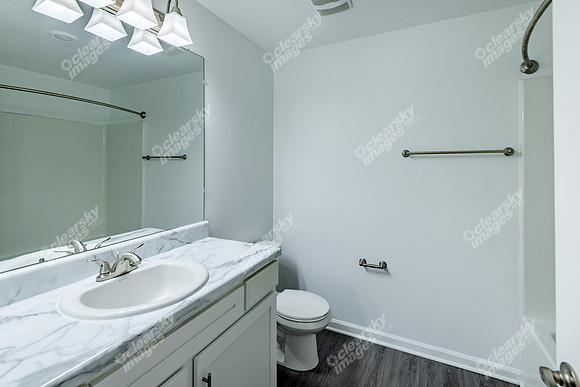 812-crescent-int5903