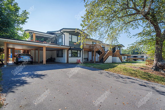 2105-bogarde-ext2528