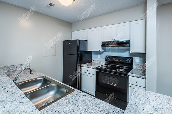103-weatherstone-hampton-int0525