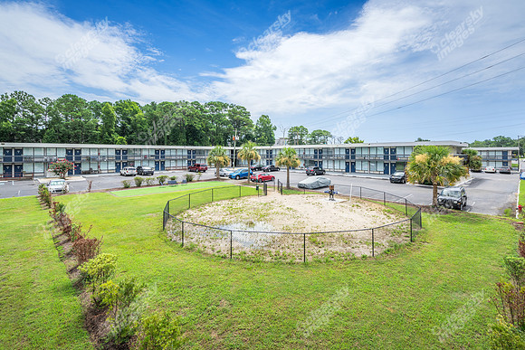 4903-market-ext23079