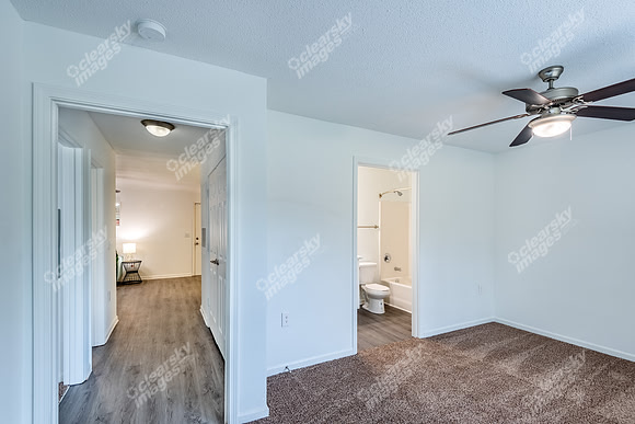812-crescent-int5763
