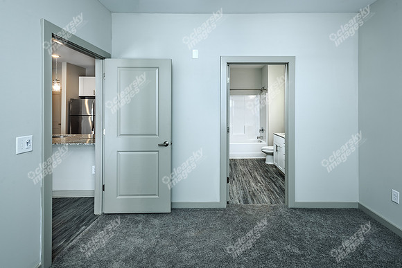 1172-st-marks-int7913