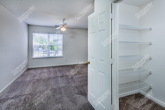 401-willing-lakes-int5711