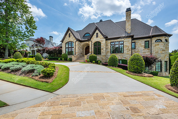 100-n-peachtree-area8051