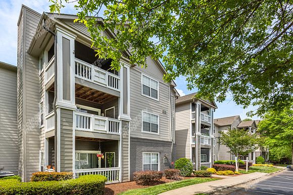 240-ivy-meadow-ext0160B