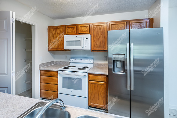 401-willing-lakes-int5888