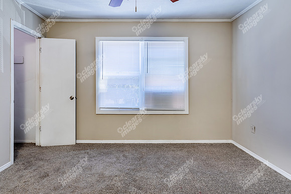 807-college-int6971