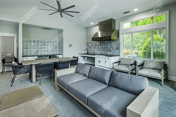 240-ivy-meadow-int1221