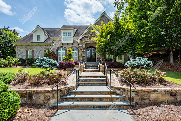 100-n-peachtree-area8075