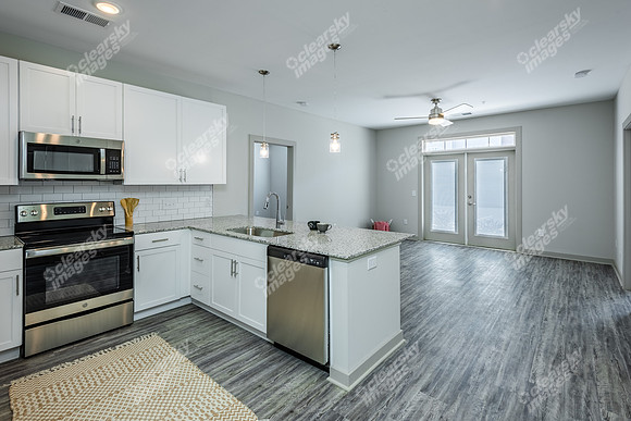 1172-st-marks-int7968