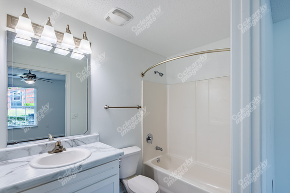 812-crescent-int5768