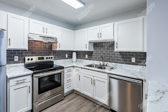 812-crescent-int5688