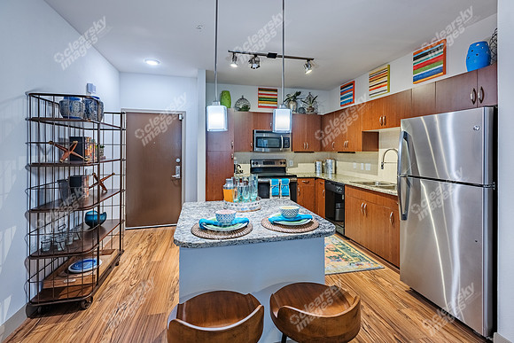 2225-hawkins-int7583