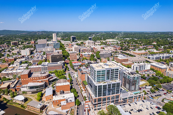 main-at-broad-drn0217