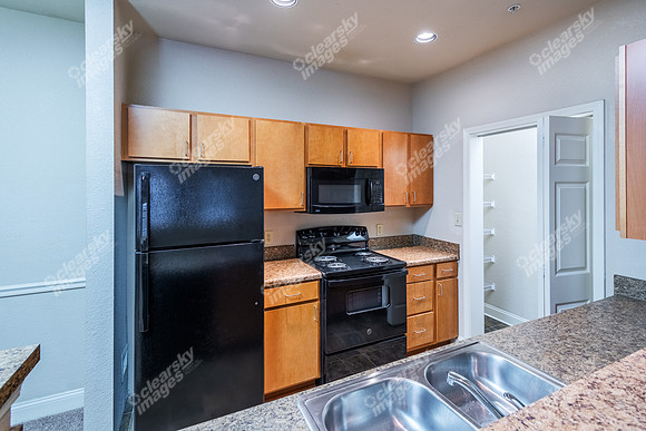 401-willing-lakes-int6050