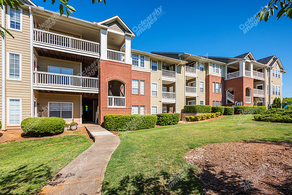 412-woods-lake-ext1689