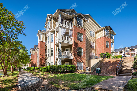 412-woods-lake-ext1587