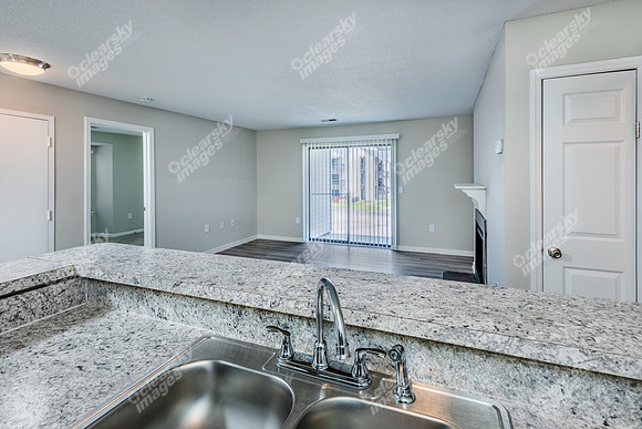 103-weatherstone-hampton-int0585