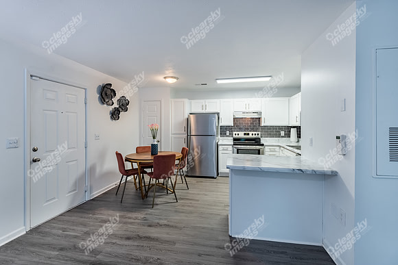 812-crescent-int5663