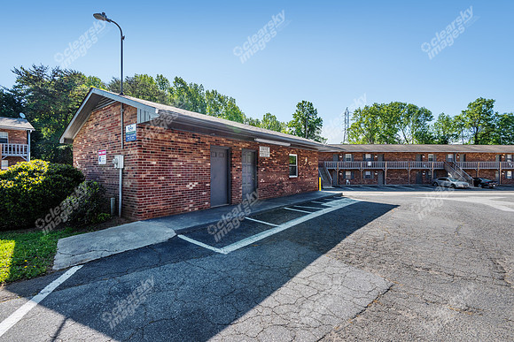 112-weatherwood-ext2664