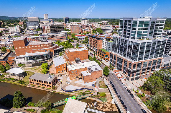 main-at-broad-drn0195