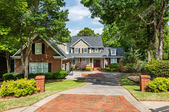 100-n-peachtree-area8135