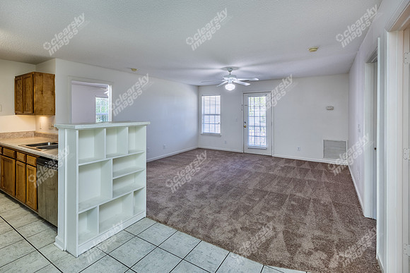 401-willing-lakes-int5536