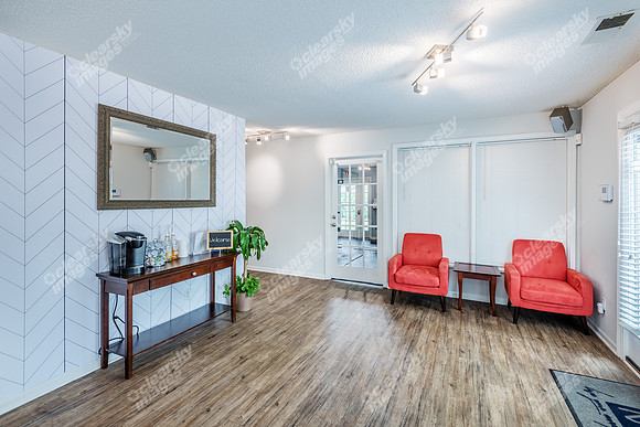 301-village-dr-int8406