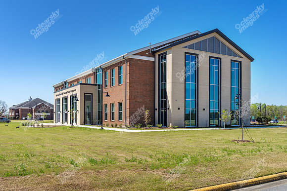 1935-warren-ext102215
