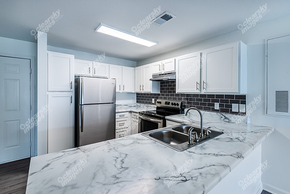 812-crescent-int5828