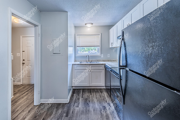 301-village-dr-int8506