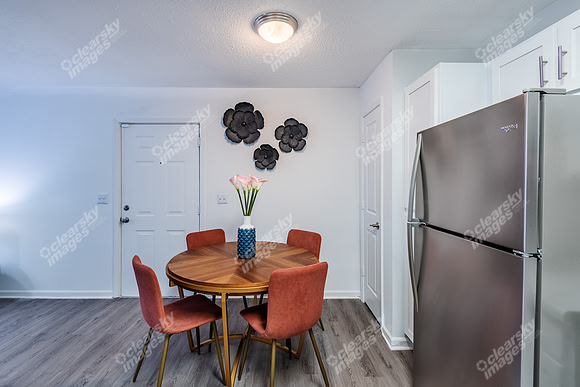812-crescent-int5703