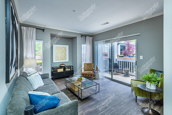 240-ivy-meadow-int0711